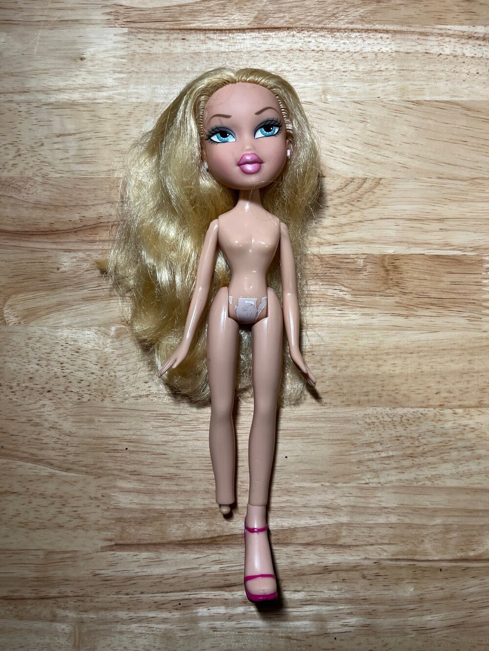 Bratz Birthday Cloe Doll First Edition Vintage Y2K 2001